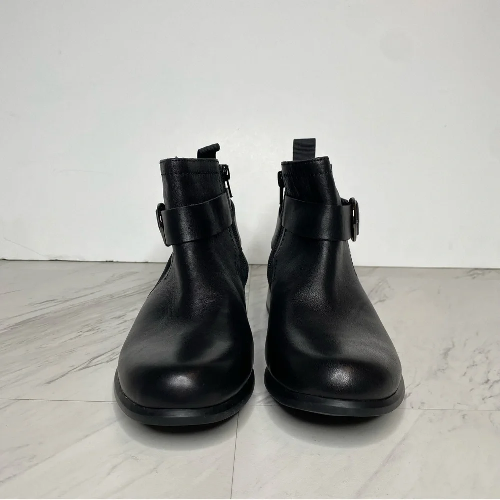 Munro Black Leather Bootie 8 N